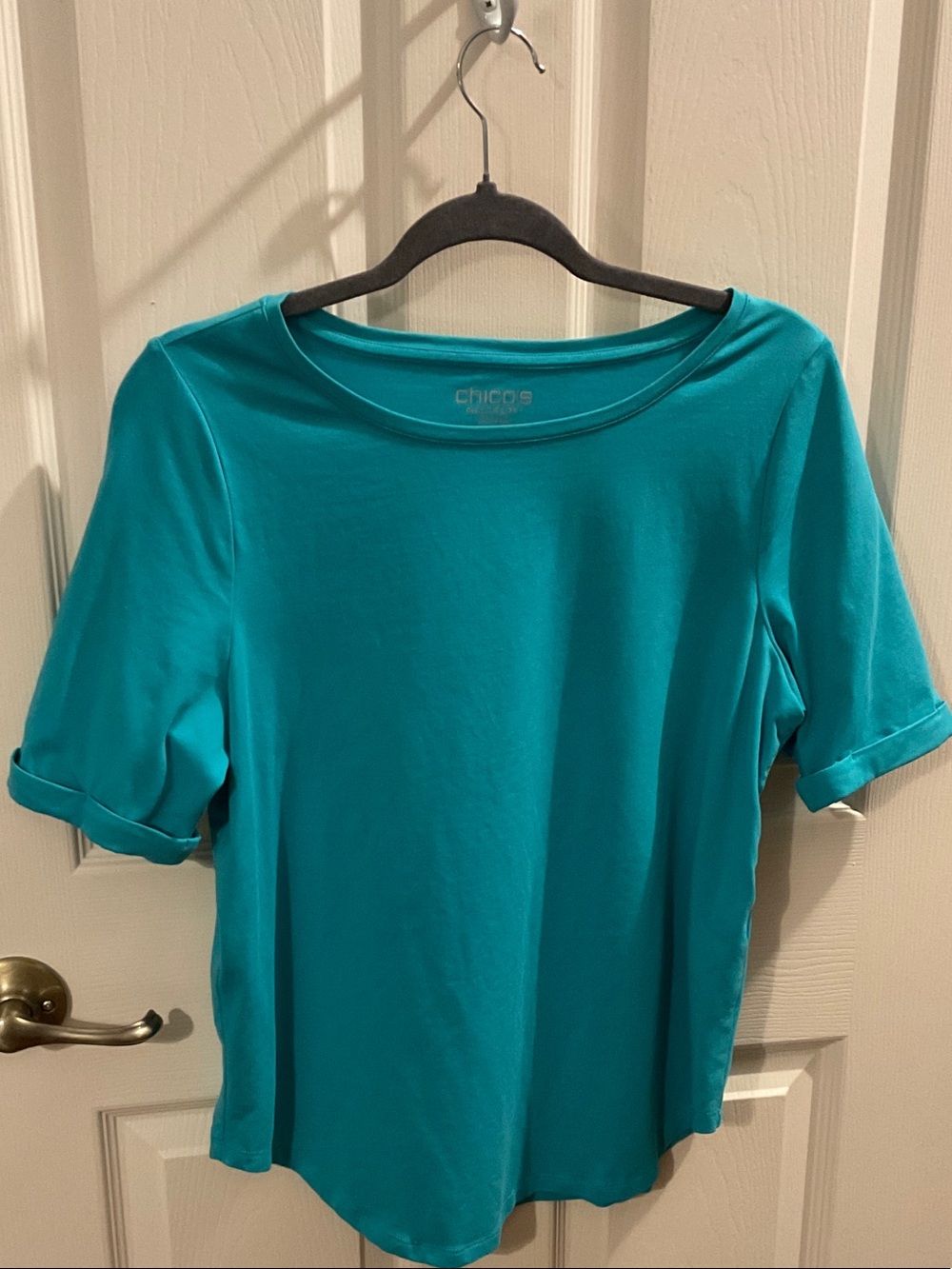Chico's Teal Short Sleeve Scoop Neck Tee